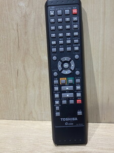 【２２－１】東芝 SE-R0303 SD-V800用 リモコン VHS/DVD コンビネーションデッキ用リモコン 赤外線確認OK　中古品　長期保管品