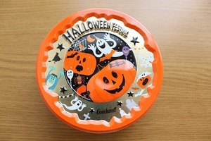 【美品】ゴンチャロフ　小物入れにぴったり　ハロウィーンデザイン缶