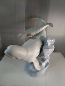 【Lladro】リヤドロ■ベルーガ 水の中でおんぶ 8458 シロイルカ 　　　GPN-2023050101