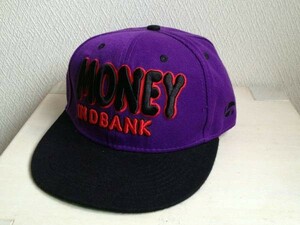 LANDTAYLOR・MONEY IN BDANK・肉厚刺繍スナップバックキャップ