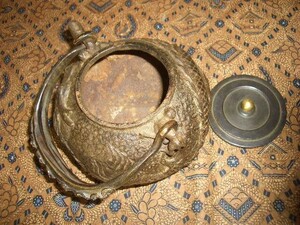 鉄製茶壺・鉄瓶（６８）