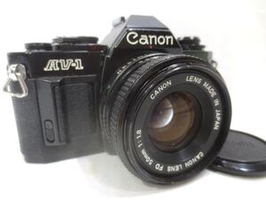 ◆Canon AV-1 一眼レフ フィルムカメラ ブラック◆シャッター切れます/キャノン FD 50mm F1.8 単焦点レンズ 日本製 銀塩