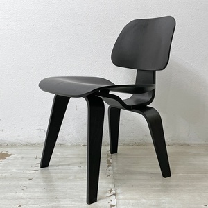 ● ハーマンミラー Herman Miller プライウッドダイニングチェア ウッドレッグ DCW Molded Plywood Dining Chair エボニー イームズ