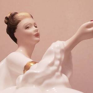 【送料無料で本物絶版最安】ROYAL DOULTON・My Love・陶器人形 ・ロイヤルドルトン マイラブ・フィギュリン