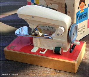 おもちゃ ミシン SENSA 1960 フランス パリ アンティーク ブロカント 箱付き 送料無料★fp0274