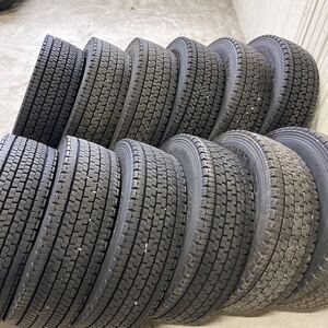 中古トラックタイヤ12本セット　スタッドレス　245/70R19.5 ブリヂストン　W999 バリ溝　本州法人宛送料無料