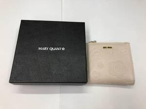 マリークワント MARY QUANT レザー 2つ折り財布 花柄型押し ベージュ コンパクト ミニ 24082701