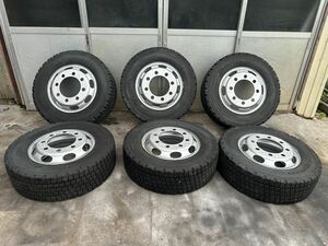 BRIDGESTONE 245/70R19.5 136/134J W900 再生バリ山スタッドレスホイール付き6本セット、13.66mm前後、19.5×6.75、８穴、条件付き送料無料