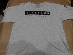 90ｓVINTAGE NIKE T-shirts　NIKE　TOWN【orenge county】　銀タグ　米国製　表記size　XL 　