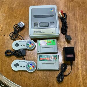 Nintendo スーパーファミコン 本体 コントローラー2個 ゲームソフト付き　 ゲーム機 付属 アダプター ソフト ケーブル コントローラー 