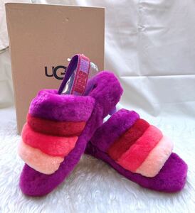 新品 UGG アグ★17,600円 W FLUFF YEAH SLIDE ７ 24㎝ 厚底 サンダル