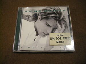 ①輸入盤CD! Ricky Martin　リッキー・マーティン　A MEDIO VIVIR