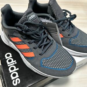 送料無料 新品 adidas 90SVALASION w RUNNINGシューズ