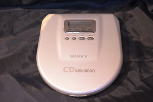 ●SONY/ソニー/CD WALKMAN/ウォークマン/MODEL D-E707/本体/音響機器/レトロ/動作未確認/ジャンク品/UWG2207