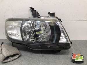 モビリオスパイク　ＧＫ１／ＧＫ２　純正　右ヘッドライト／キセノン　ＨＩＤ　レベライザー　刻印Ｔ　１００－２２６１０（１２２３９７）