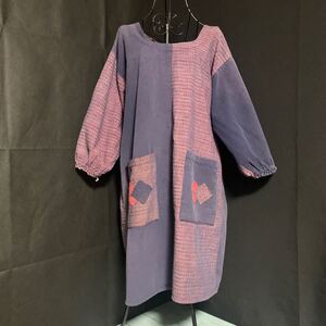 ☆エプロン 割烹着 上着 藍染 生地 刺し子 リメイク素材 ハンドメイド 古布 型染め 絣 リメイク 手作り パッチワーク カスリ かすり (9062)