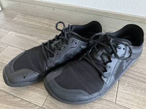 ★美品　短時間数回のみ着用　トレーニングにVIVOBAREFOOT　EU39サイズ　黒★