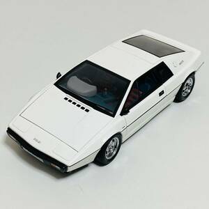 【中古品】AUTOart オートアート 1/18 LOTUS Esprit ロータス エスプリ 007 The Spy Who Loved Me 私を愛したスパイ ミニカー モデルカー