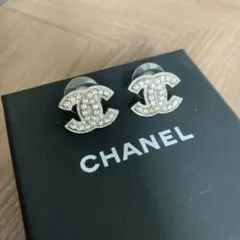 CHANEL シャネル　ピアス　ラインストーン　横幅約1.7センチ　美品　ロゴ