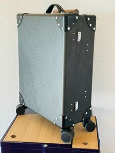 美品　グローブ・トロッター AEROエアロ 4 キャビンケース［39×55×17.5㎝］ カーボン製　4輪 限定品 　鍵2本付　現状品