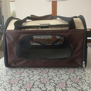 小型犬・猫用高級ペットキャリー！ペントハウス ペットキャリーバッグ 車 飛び出し防止 車載 中古品