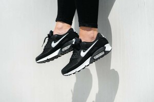 B14【特価/Used/良品/入手困難】NIKE W AIR MAX 90 BLACK/WHITE-BLACK YEAR/Jordan sb force atmos AIRMAX dunk acg supreme 1 2 4 95 97