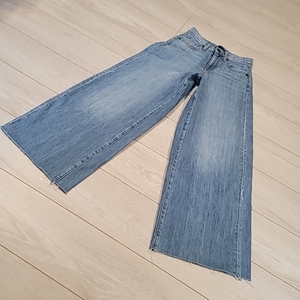 2252 美品 UNIQLO ユニクロ 22 w56ハイライズ スーパー ワイド ジーンズ ワイドパンツ デニム