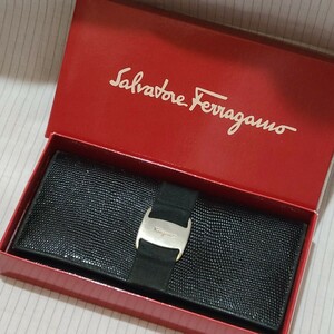 フェラガモ　長財布　定番　黒　ブラック　イタリア製　ヴィラ　22-3059　ウォレット　Ferrabamo　中古　R608_0113