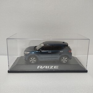 トヨタ　TOYOTA★RAIZE　ライズ　1/30 カラーサンプル　ミニカー