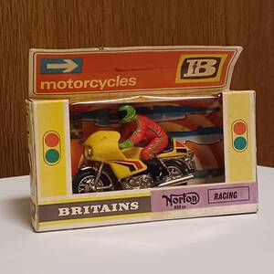 BRITAINS motorcycles Norton RACING ブリテン　モーターサイクル　レーシング　ミニカー　ビンテージ