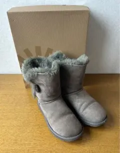 UGG  アグ　ムートンブーツ　23