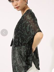 未使用 アズールバイマウジー リーフ柄楊柳スキッパーブラウス ブラック Sサイズ 半袖 シアー 黒 AZUL by moussy レディース 全品送料無料