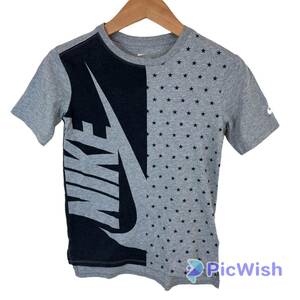 NIKE ナイキ　kids キッズ　デカロゴ　デカプリ　ビッグロゴ　ビッグスウォッシュ　スター　星柄　tシャツ size:150cm（M） collar:グレー