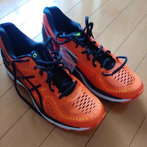 アシックス GEL-KAYANO 23 27cm ランニングシューズ スリム 箱無し ゲルカヤノ スニーカー オレンジ 蛍光