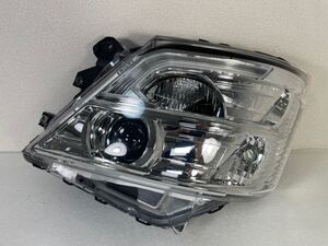 【美品 破損無し】 日産 純正 NV350 キャラバン VR2E26 E26 後期 左　助手席 LED 左側　純正 ヘッドライト レベ付 ICHIKOH 1948 打刻E #2