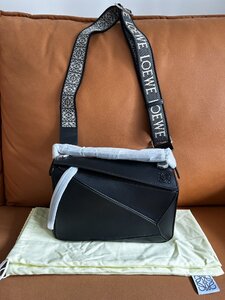 LOEWE ロエベ 斜めがけショルダーバッグ 2WAYハンドバッグ/ブラック/ミニバッグ/ショルダーバッグ/トートパッグ puzzle 24cm