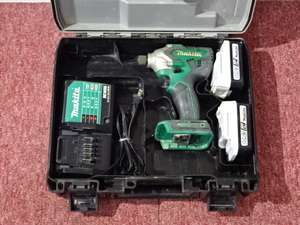 店-24-1109 ● makita マキタ 充電式インパクトドライバ MTD001D バッテリ 充電器 ケース付き 