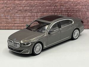 即決有★MINI GT 1/64 BMW 750Li xDrive ベルニーナグレー アンバーエフェクト(左ハンドル)★ミニカー ルース