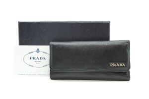 プラダ キーケース キーホルダー ロゴ Unisex メンズ可 レザー 黒 ブラック PRADA 9909k