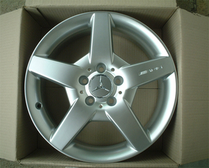 ◆新品ＡＭＧ スタイリング３ １Ｐ　R170/R171/W203/W202/W208用