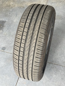 ピレリ　チンチュラートＰ７　ランフラット　残り溝８部山以上　２２５／５０Ｒ１８　ｘ１本　２０２２年製造　サイド傷有