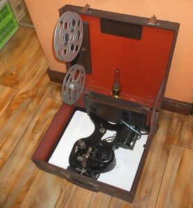 ZEISS IKON　ツァイス・イコン MODEL-W Cine Film Projector 16mm映写機 ドイツ/昭和レトロ/アンティーク/ジャンク/ケース・空リール 横浜