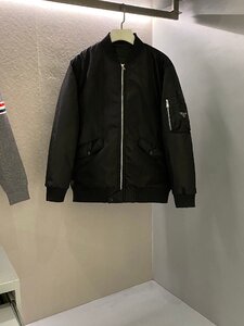 プラダ　PRADA　男女兼用　スタジャン　春服　メンズジャケット　ジャンパー　カジュアル　サイズM　ブラック系　1000円～