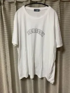 ロゴ入りTシャツ