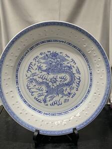 旧家収蔵品 中国美術 在銘 中国景德鎮製 青花 稀少 美品 玲瓏瓷 文皿 極細工 古玩 唐物 当時物 置物 擺件 台座なし 直径34.5cm 