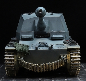 1/35 ドイツ軍 IV号a型10.5cm対戦車自走砲 デッカー・マックス 将校フィギュア×1体付き 制作完成品