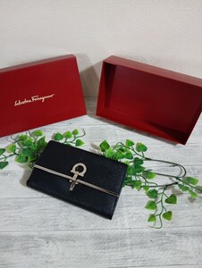 極美品　Ferragamo　サルヴァトーレ　フェラガモ　ガンチーニ　財布　長財布　