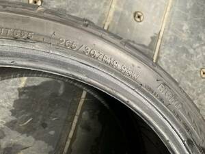 バリ山 265/30R19 NITTO NT555 （右用 製造年数15年 残溝約6.2㎜ MADE IN JAPAN