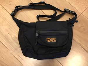 美used品　MYSTERY RANCH A5ショルダーバッグ