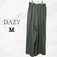 DAZY カジュアルパンツ グリーン 着回し 着心地